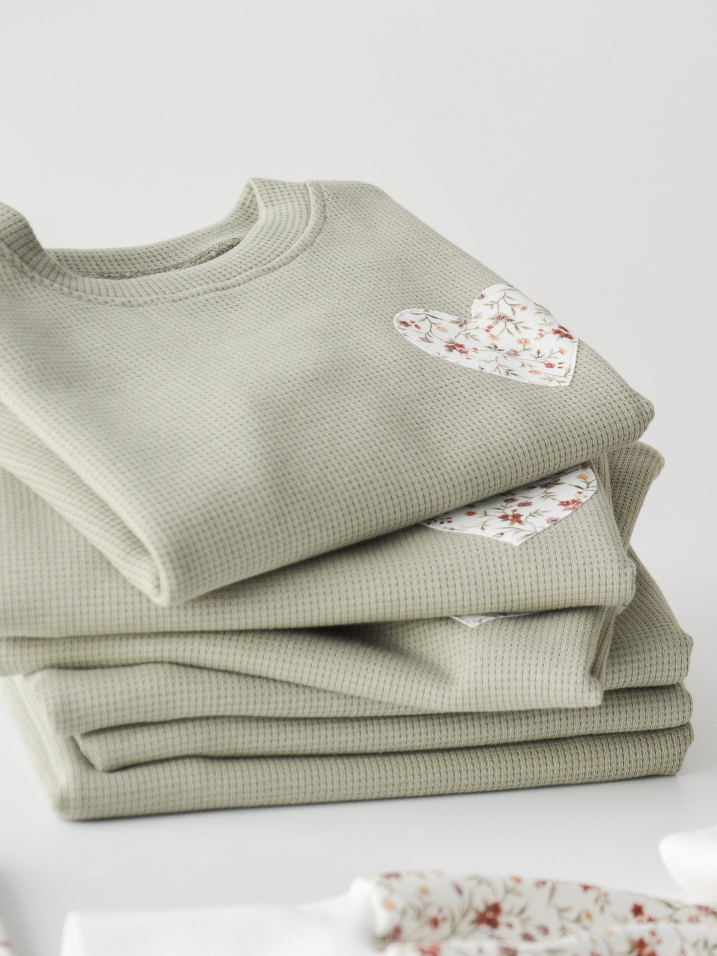 Oversize Sweater Blossom Heart