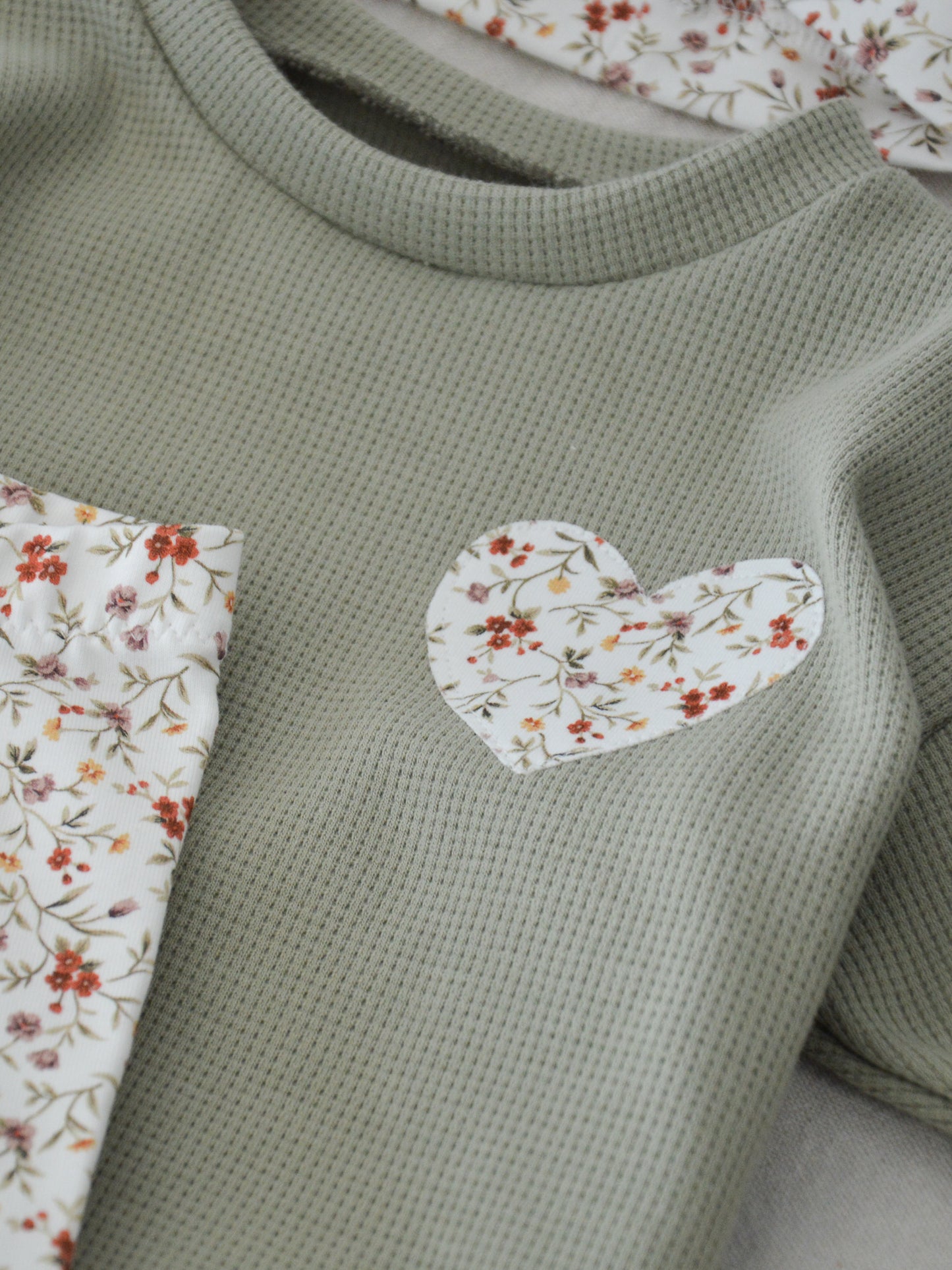 Oversize Sweater Blossom Heart