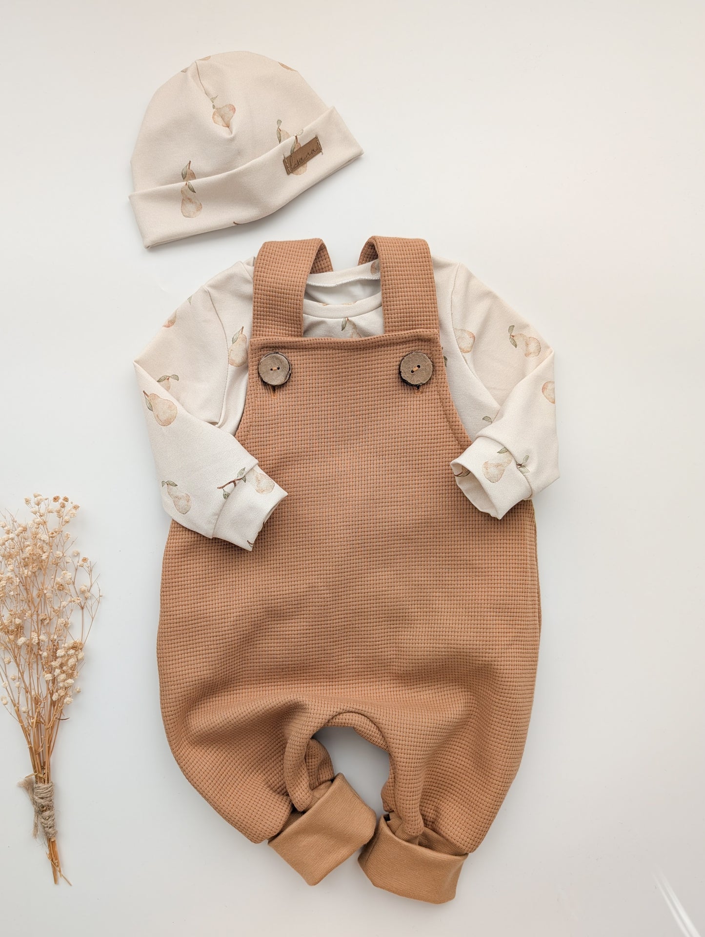 Bio Langarm/Kurzarm-Shirt mit Birnenmotiv – handgemacht & bequem